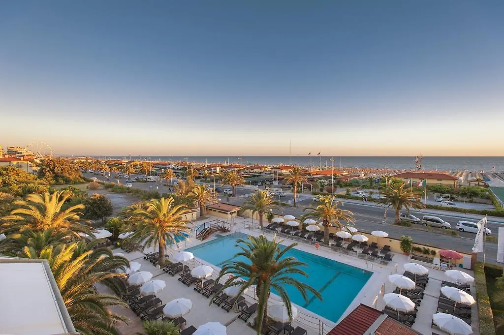 Hotel Caesar Residence & Spa Lido di Camaiore 4*,