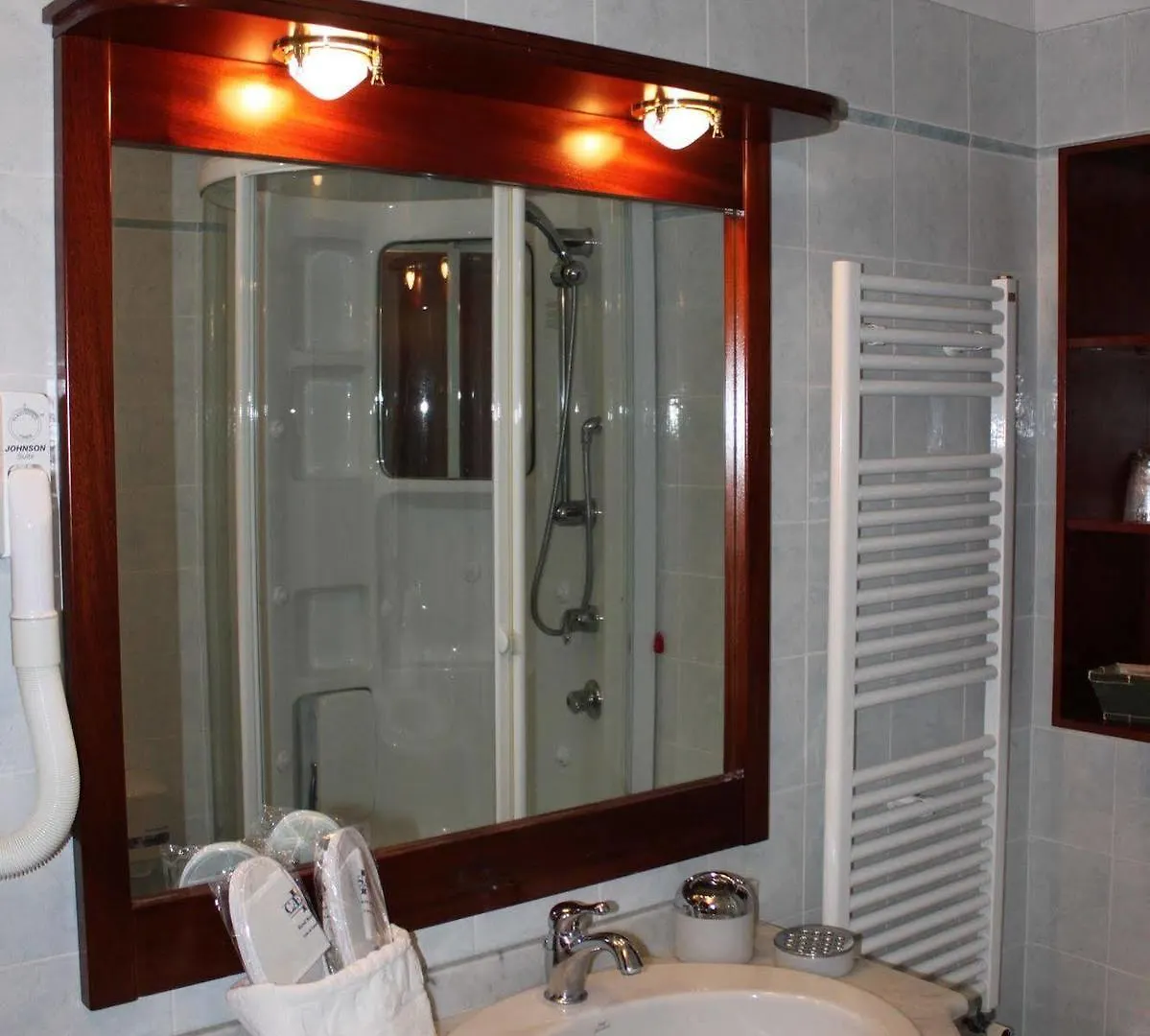 Hotel Caesar Residence & Spa Lido di Camaiore 4*,